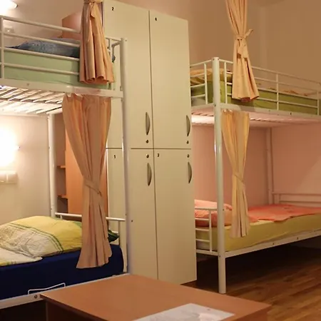 Backpackers 2 Hostel *