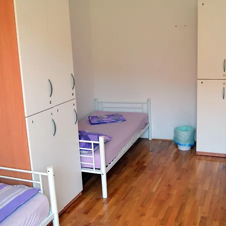 Auberge de jeunesse Backpackers 2 *