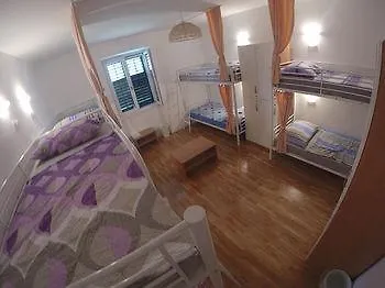 Backpackers 2 * سبليت