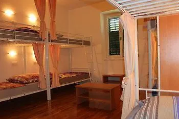 Backpackers 2 * سبليت