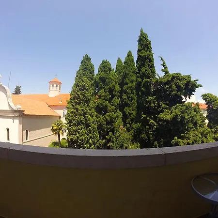 斯普利特​​背包客2旅舍 *